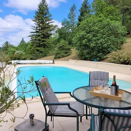 펜션 La Lezardiere, Maison Avec Piscine