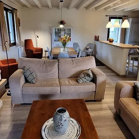 La Lezardiere, Maison Avec Piscine بيت للعطل *