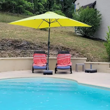 펜션 La Lezardiere, Maison Avec Piscine Auriac-du-Périgord