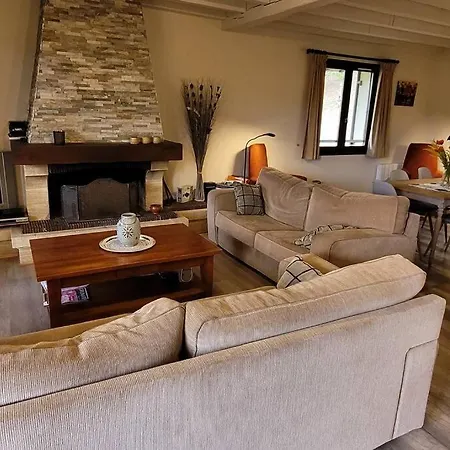 La Lezardiere, Maison Avec Piscine 펜션 *