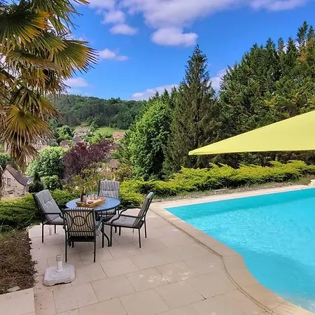 펜션 La Lezardiere, Maison Avec Piscine